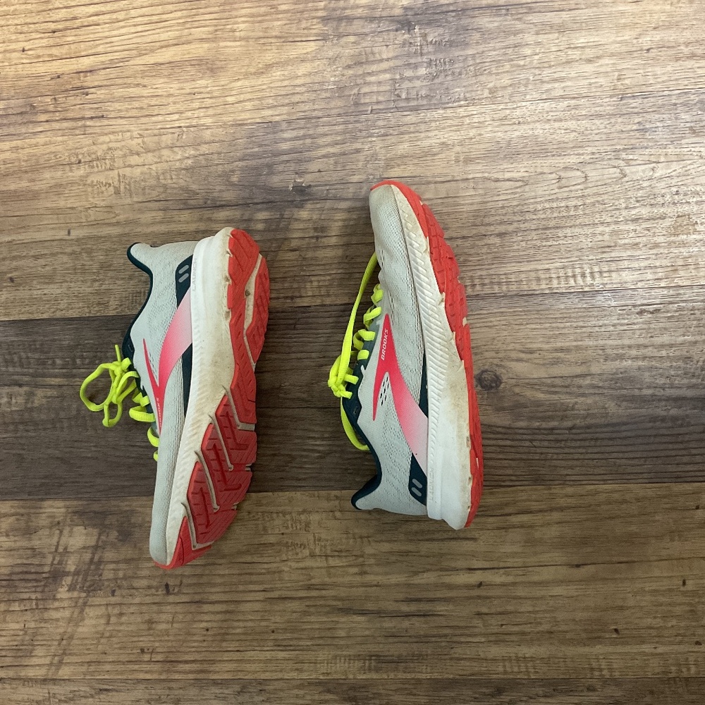 Brooke running shoes